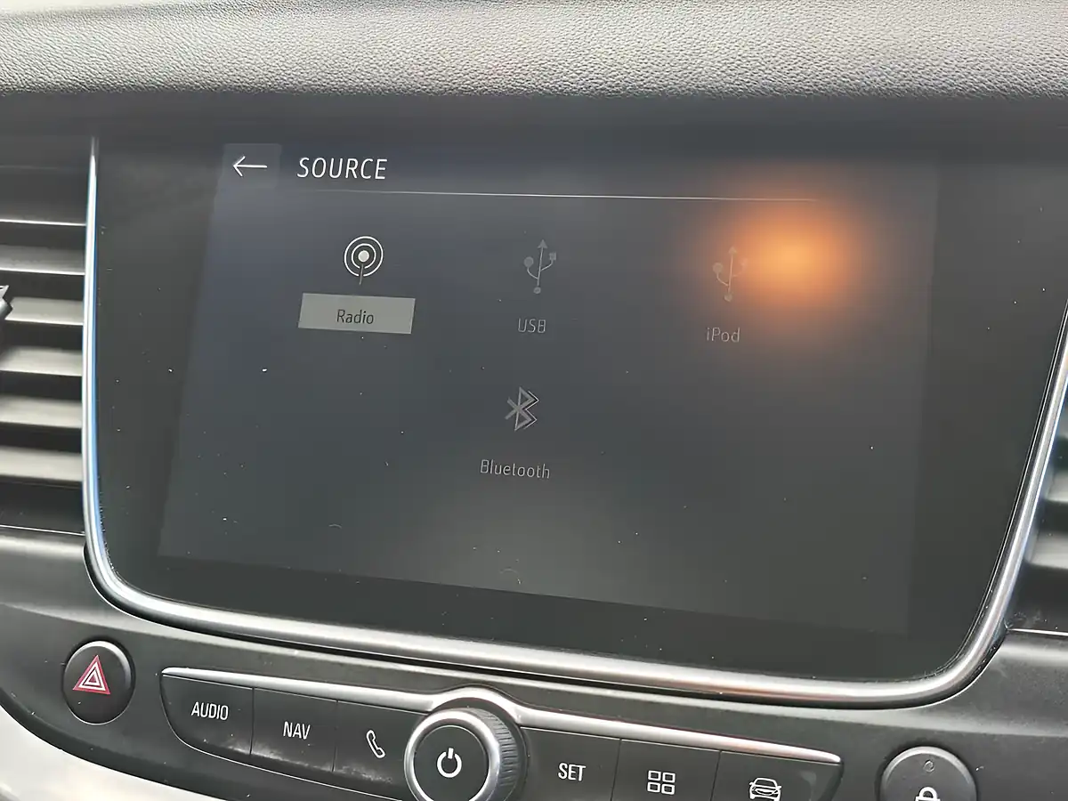 Used 2019 Vauxhall Grandland X Sport Nav White - Interior and Exterior details 16