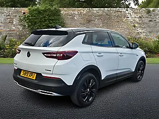 Used 2019 Vauxhall Grandland X Sport Nav White - Interior and Exterior details 8