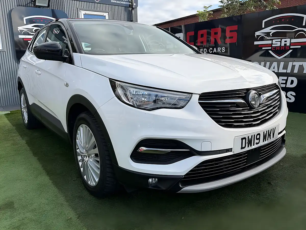 Used 2019 Vauxhall Grandland X Sport Nav White - Interior and Exterior details 11