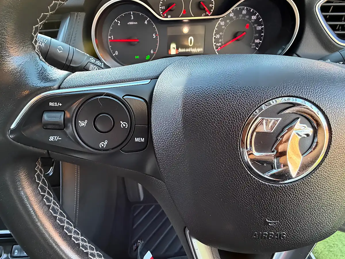 Used 2019 Vauxhall Grandland X Sport Nav White - Interior and Exterior details 12