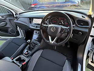 Used 2019 Vauxhall Grandland X Sport Nav White - Interior and Exterior details 2