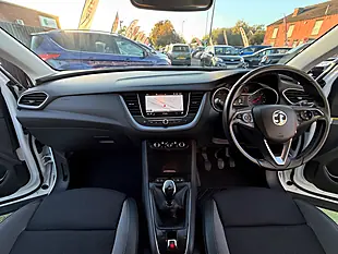 Used 2019 Vauxhall Grandland X Sport Nav White - Interior and Exterior details 3
