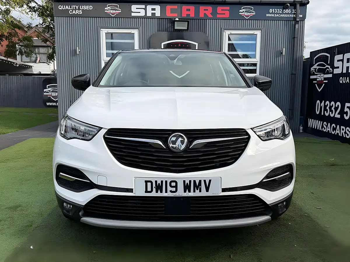 Used 2019 Vauxhall Grandland X Sport Nav White - Interior and Exterior details 6