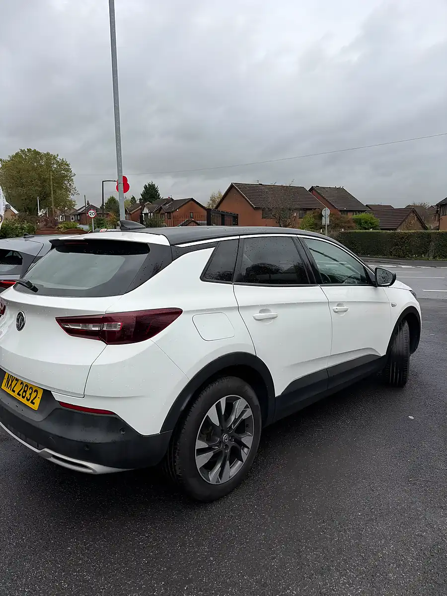 Used 2019 Vauxhall Grandland X Sport Nav White - Interior and Exterior details 4