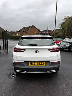 Used 2019 Vauxhall Grandland X Sport Nav White - Interior and Exterior details 6