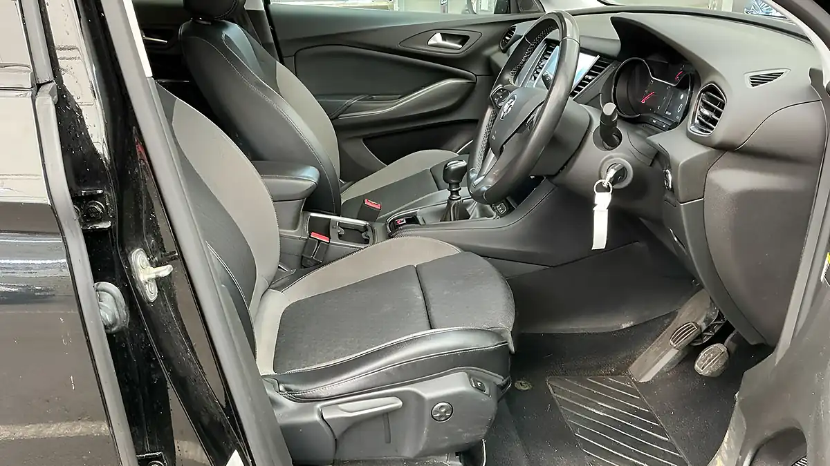 Used 2019 Vauxhall Grandland X Sri Nav Black - Interior and Exterior details 11