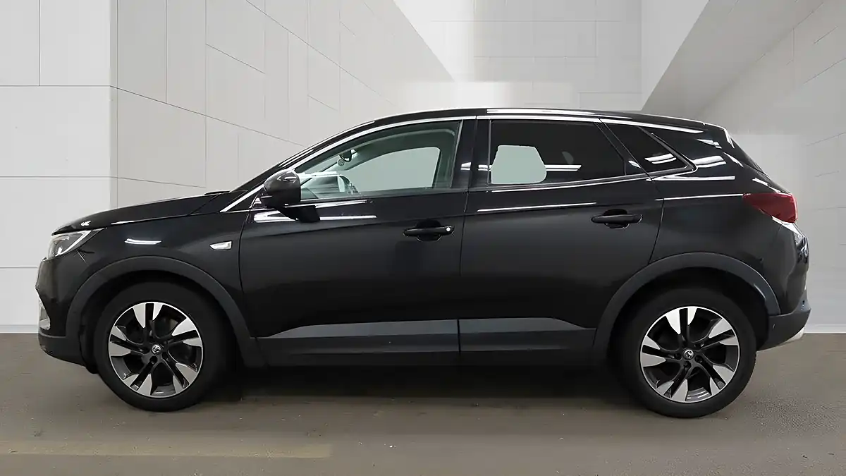 Used 2019 Vauxhall Grandland X Sri Nav Black - Interior and Exterior details 6