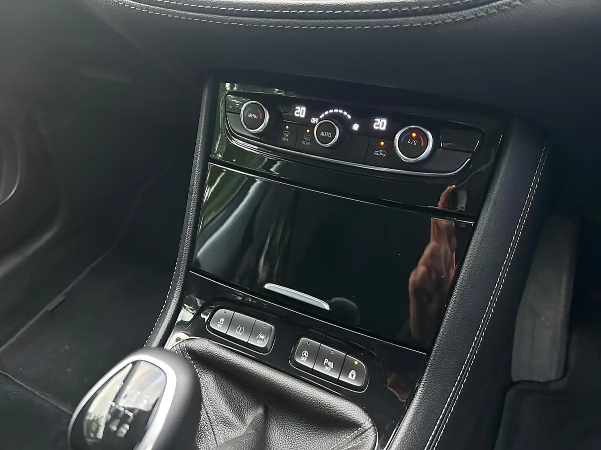 Used 2019 Vauxhall Grandland X Sri Nav Grey - Interior and Exterior details 18