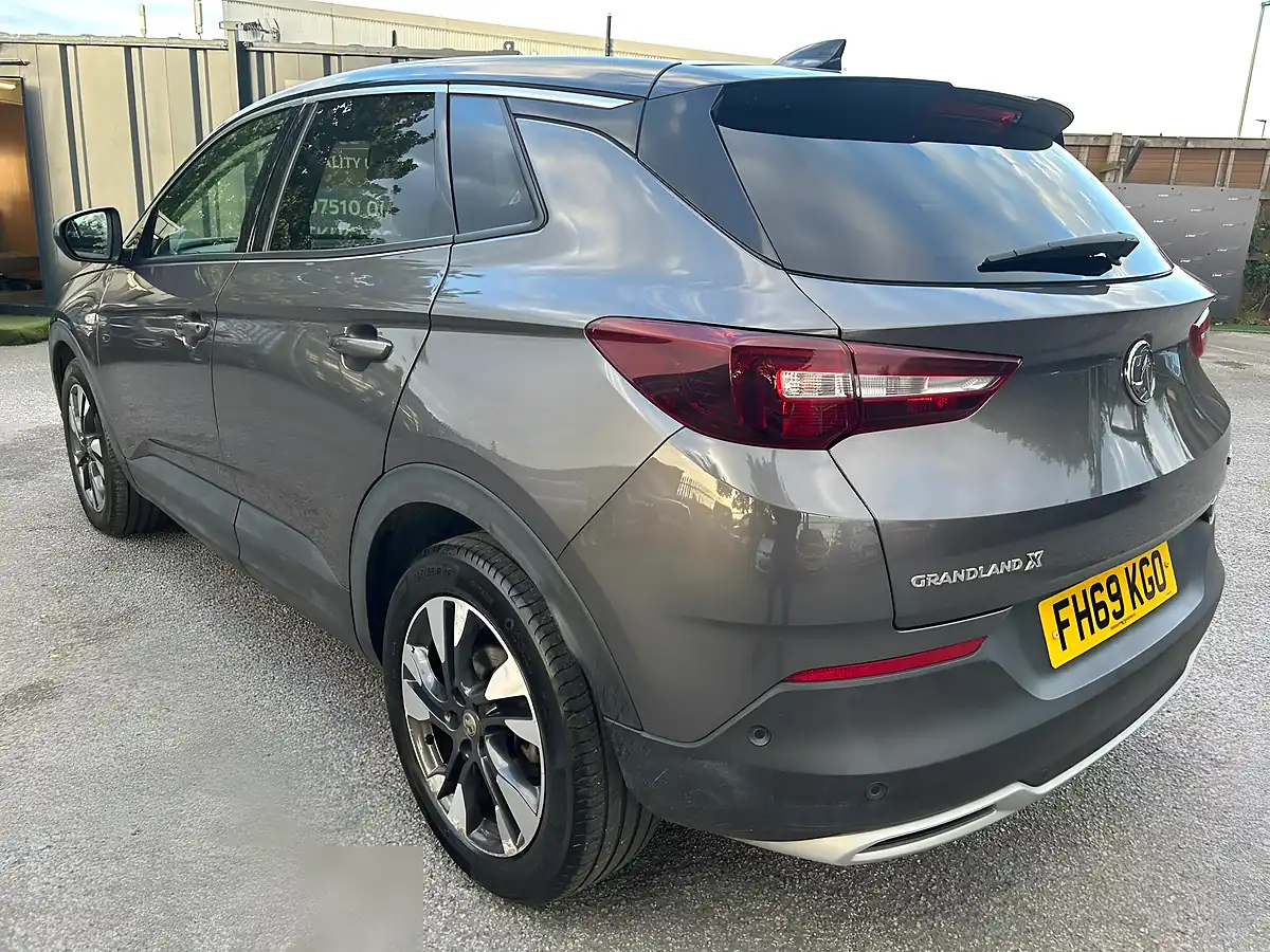 Used 2019 Vauxhall Grandland X Sri Nav Grey - Interior and Exterior details 5