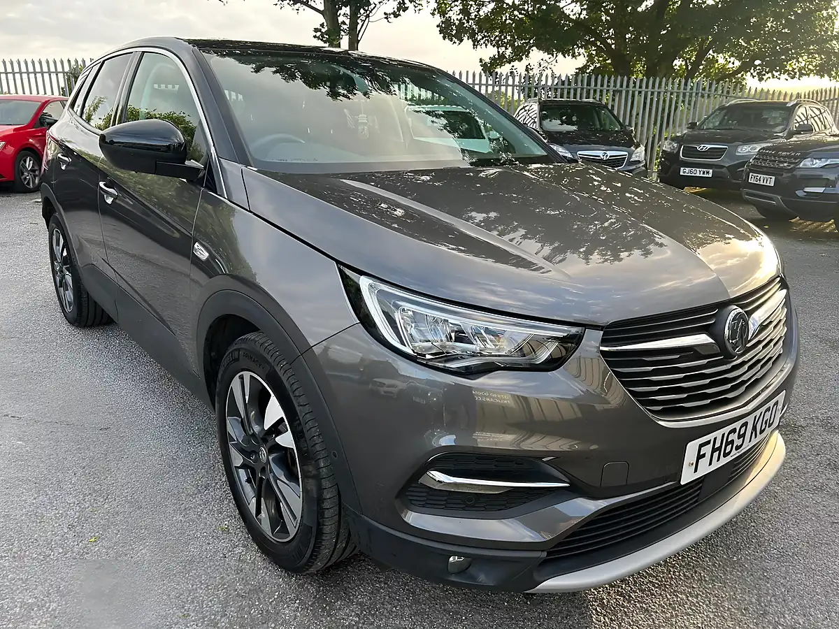 Used 2019 Vauxhall Grandland X Sri Nav Grey - Interior and Exterior details 9