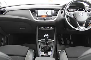 Used 2019 Vauxhall Grandland X Sri Nav White - Interior and Exterior details 10
