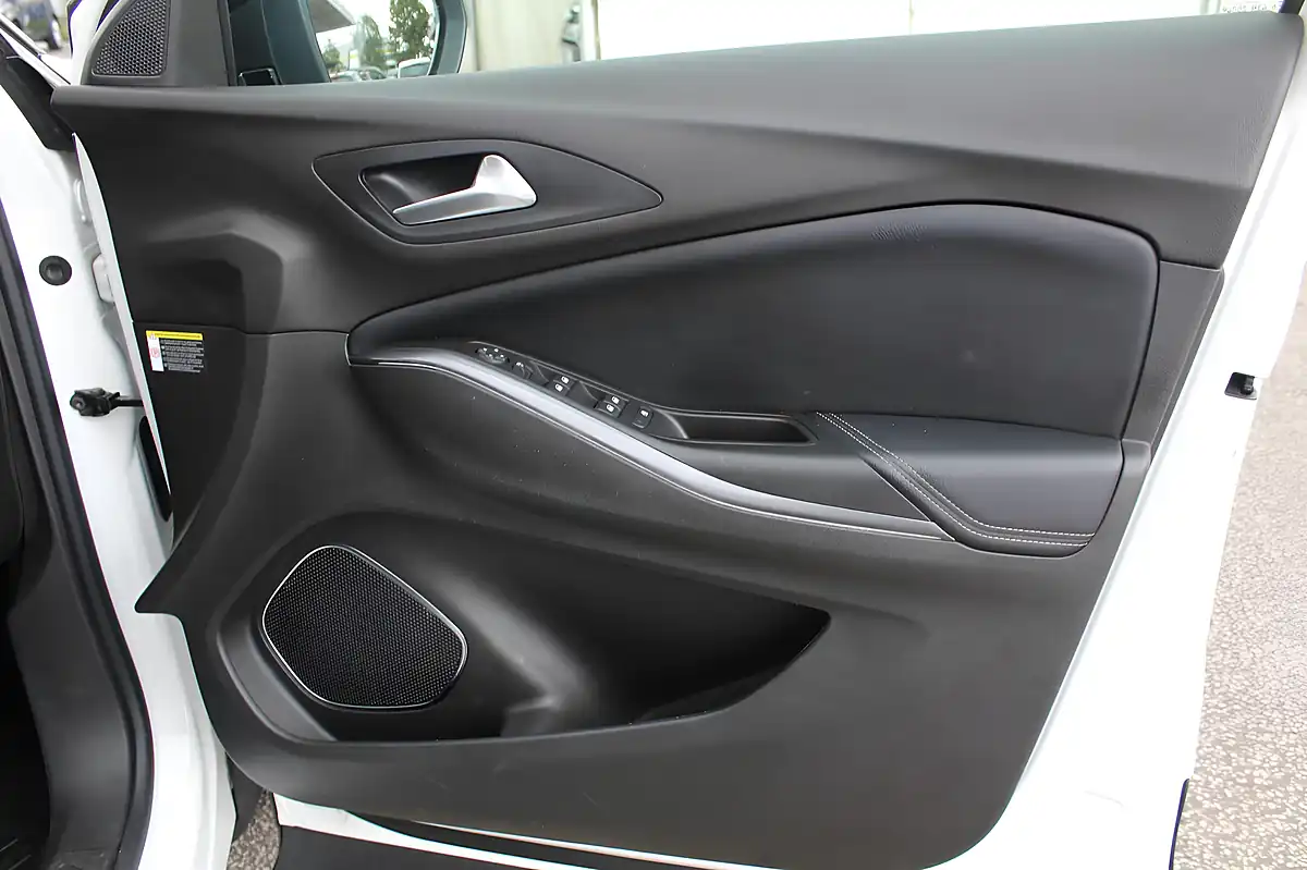 Used 2019 Vauxhall Grandland X Sri Nav White - Interior and Exterior details 16