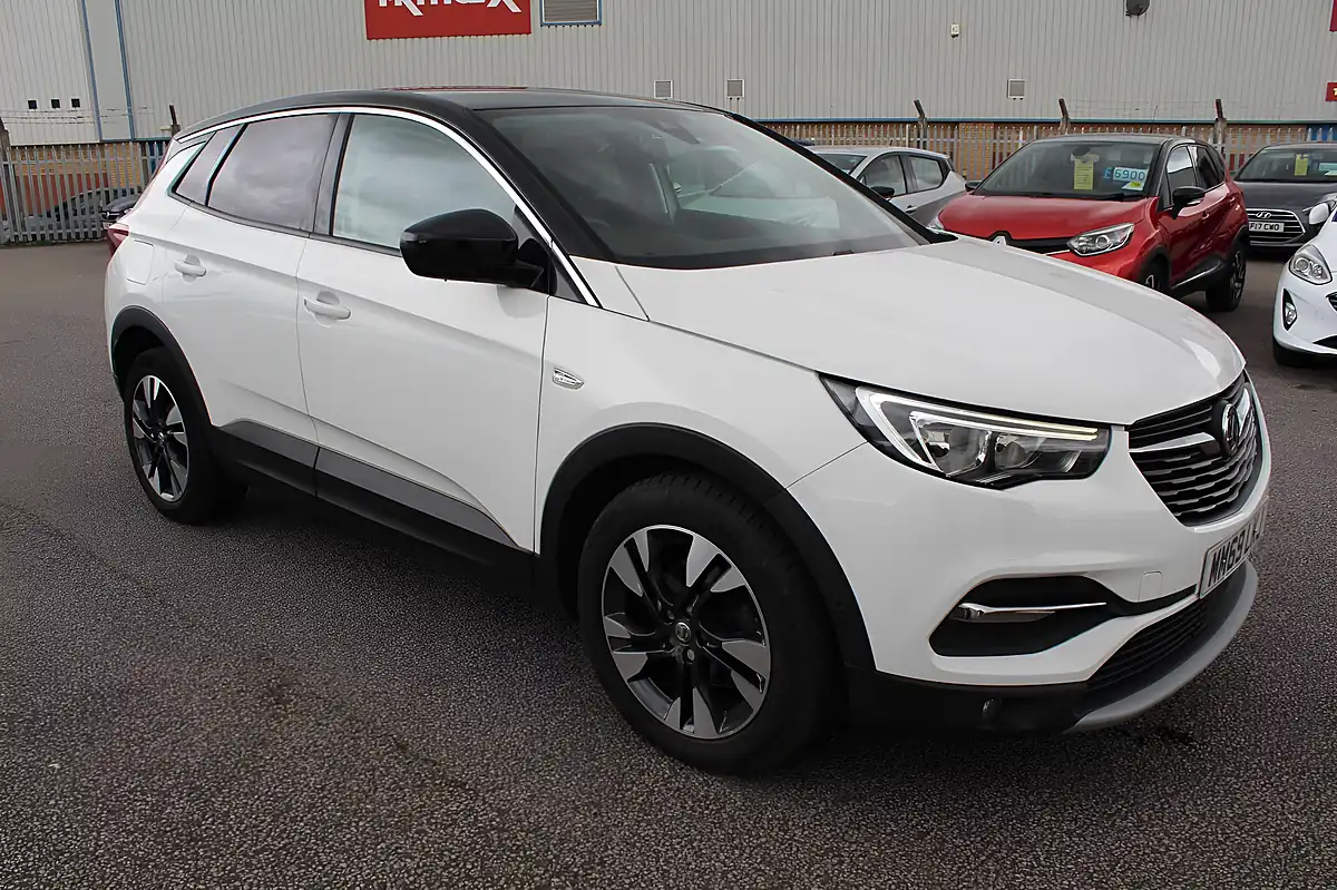 Used 2019 Vauxhall Grandland X Sri Nav White - Interior and Exterior details 2