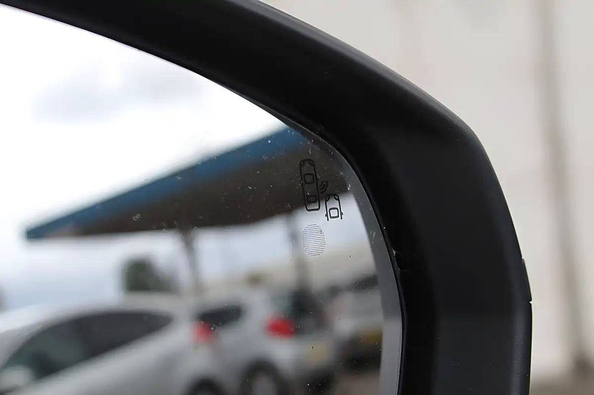 Used 2019 Vauxhall Grandland X Sri Nav White - Interior and Exterior details 20