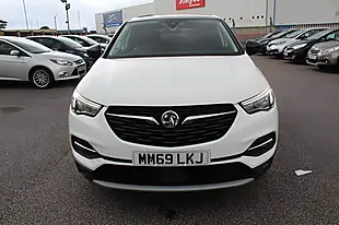 Used 2019 Vauxhall Grandland X Sri Nav White - Interior and Exterior details 3