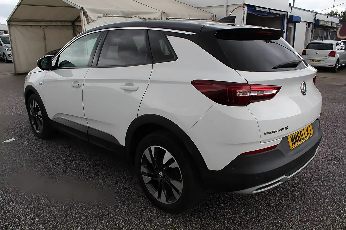 Used 2019 Vauxhall Grandland X Sri Nav White - Interior and Exterior details 4