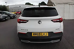 Used 2019 Vauxhall Grandland X Sri Nav White - Interior and Exterior details 8