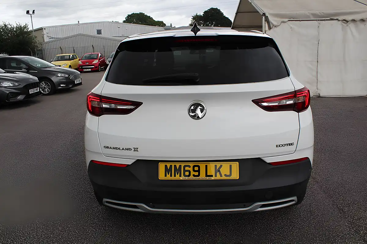 Used 2019 Vauxhall Grandland X Sri Nav White - Interior and Exterior details 8
