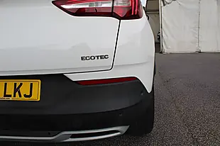 Used 2019 Vauxhall Grandland X Sri Nav White - Interior and Exterior details 9