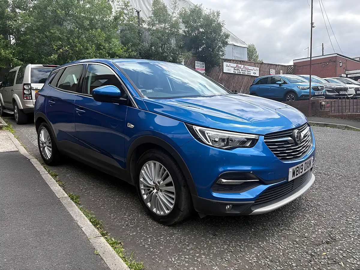 Used 2019 Vauxhall Grandland X Tech Line Nav Blue - Front View