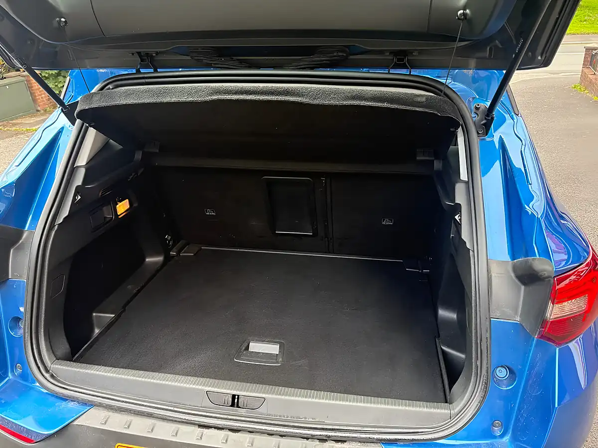Used 2019 Vauxhall Grandland X Tech Line Nav Blue - Interior and Exterior details 10
