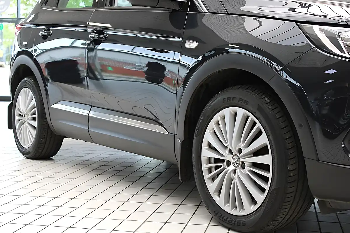 Used 2019 Vauxhall Grandland X Tech Line Nav Grey - Interior and Exterior details 10