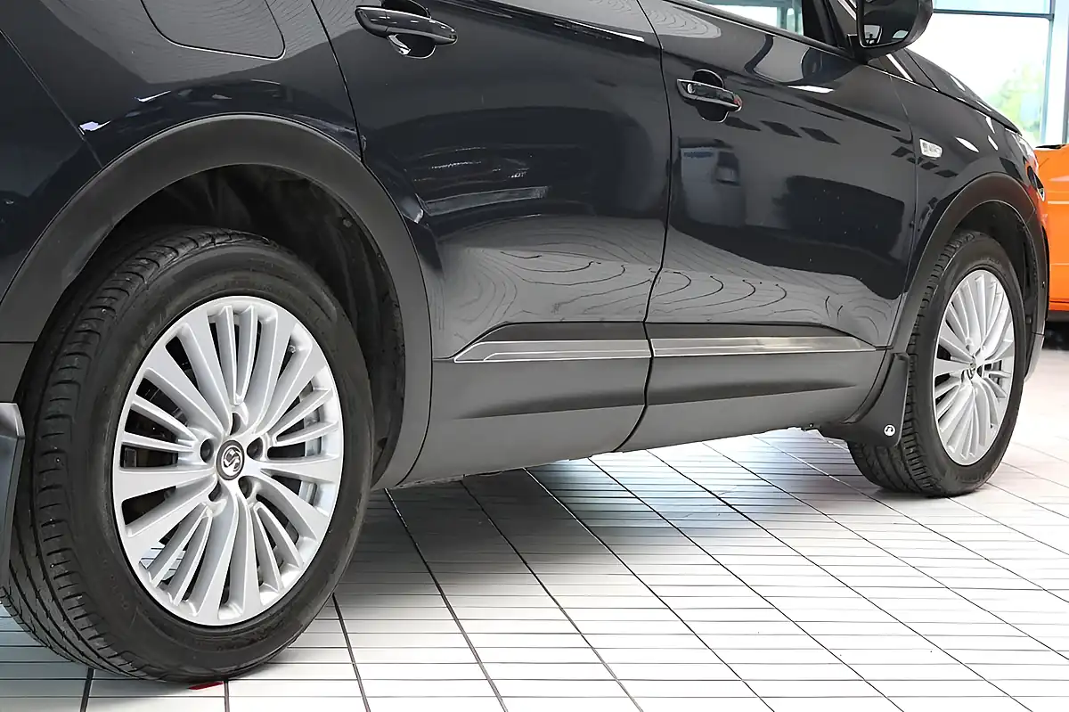 Used 2019 Vauxhall Grandland X Tech Line Nav Grey - Interior and Exterior details 15