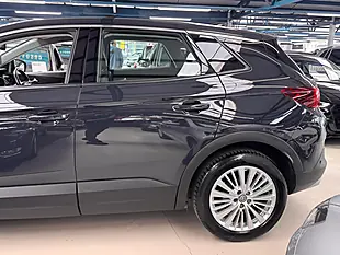 Used 2019 Vauxhall Grandland X Tech Line Nav Grey - Interior and Exterior details 10
