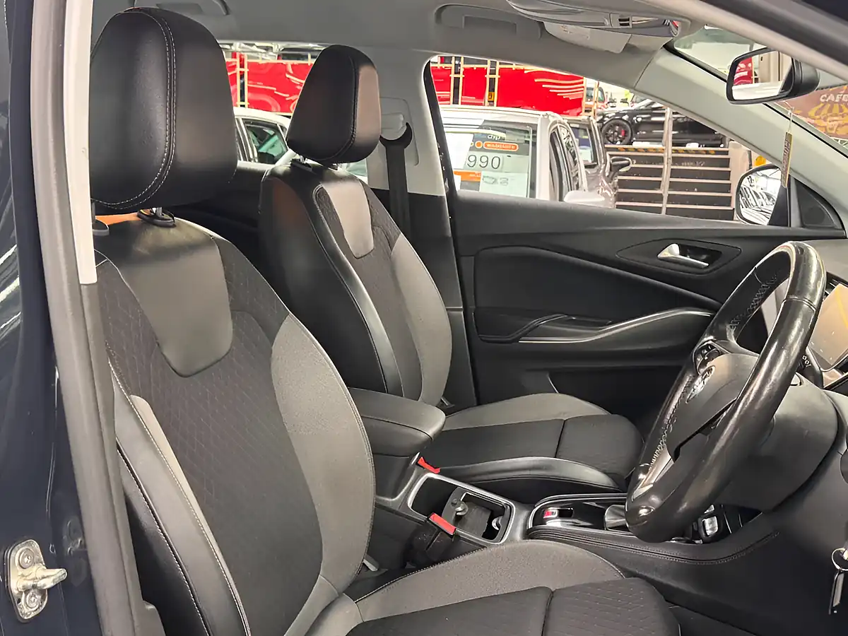 Used 2019 Vauxhall Grandland X Tech Line Nav Grey - Interior and Exterior details 15