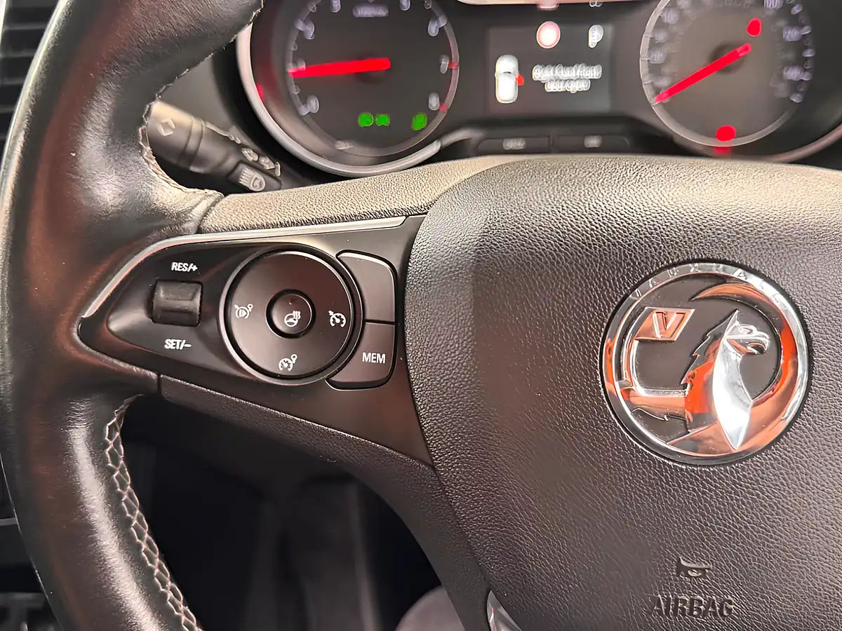 Used 2019 Vauxhall Grandland X Tech Line Nav Grey - Interior and Exterior details 17
