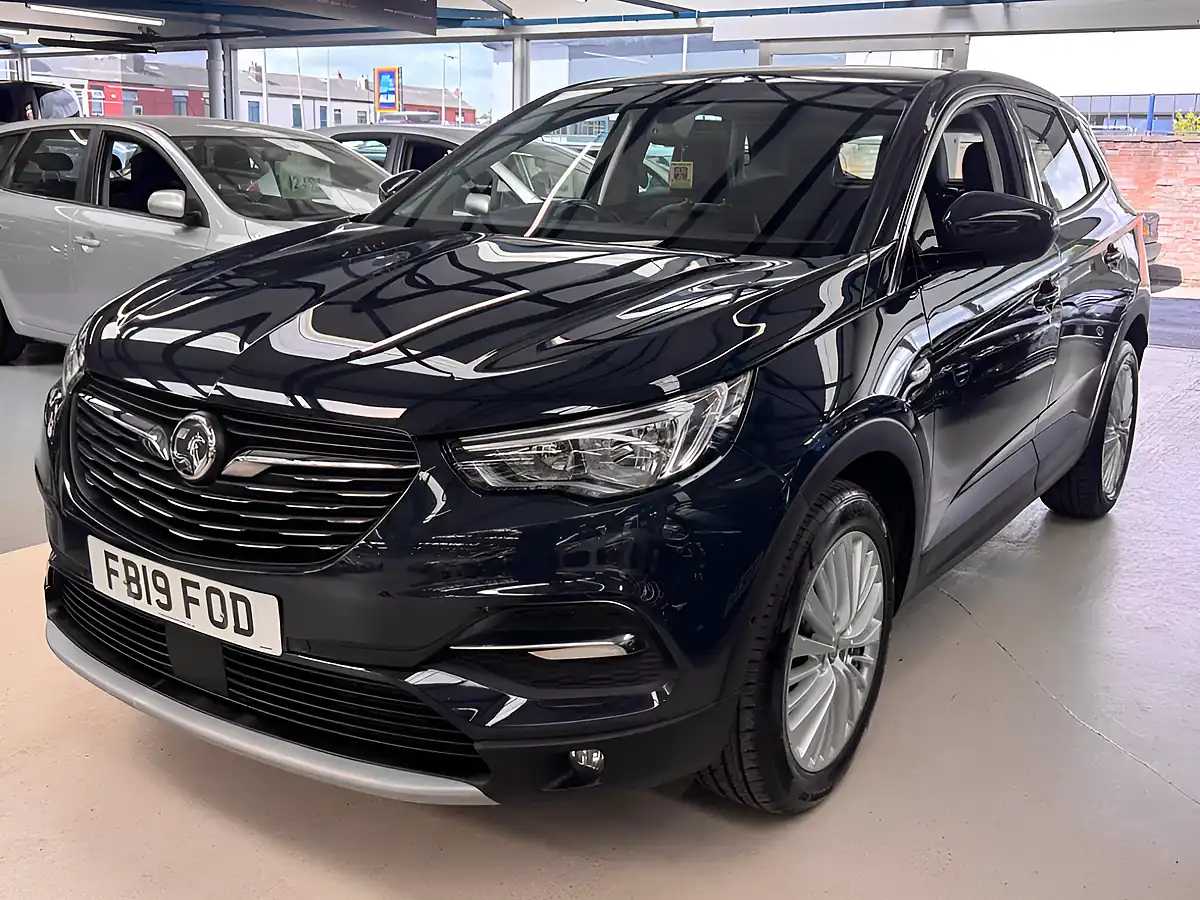 Used 2019 Vauxhall Grandland X Tech Line Nav Grey - Interior and Exterior details 3