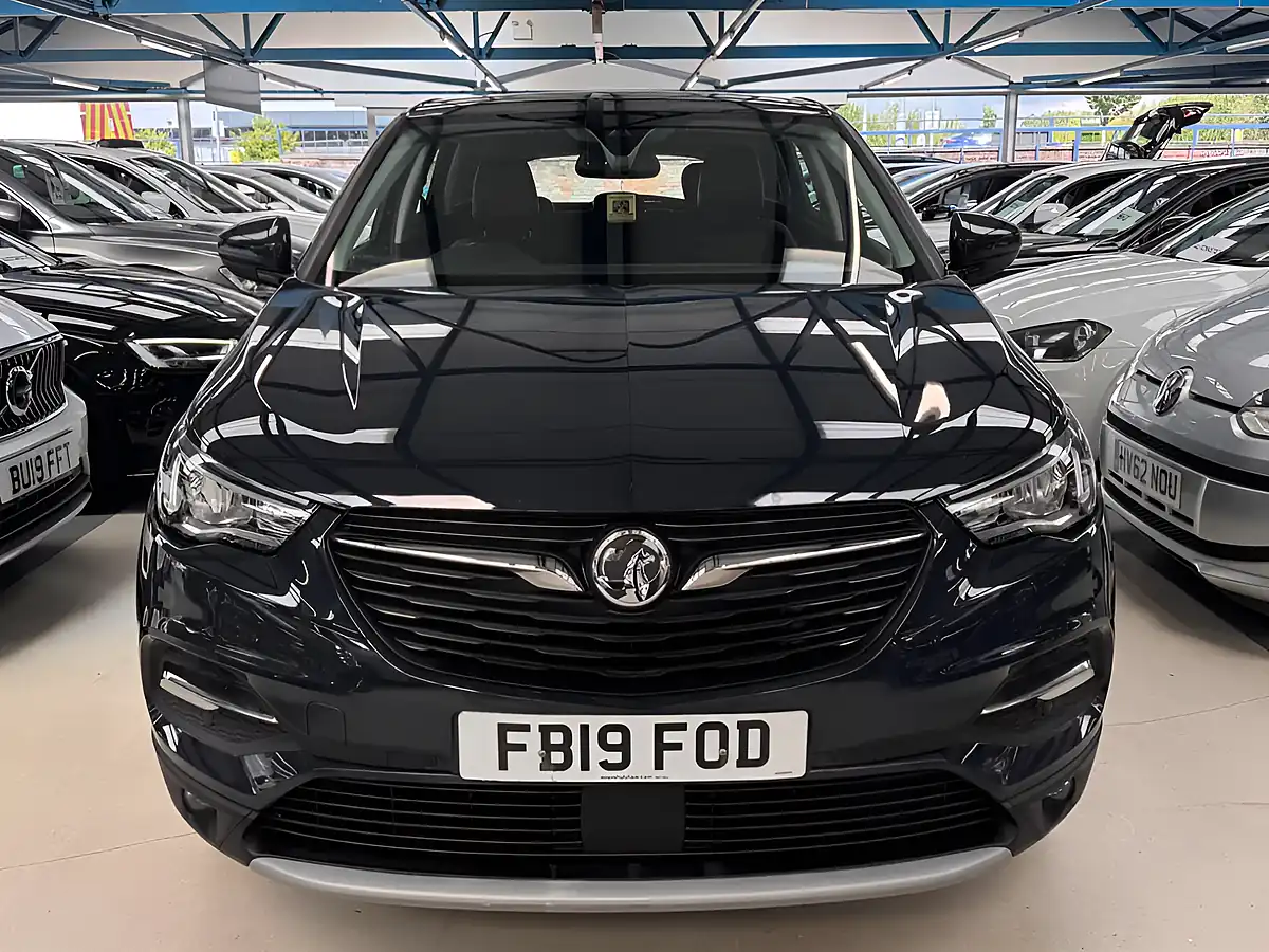 Used 2019 Vauxhall Grandland X Tech Line Nav Grey - Interior and Exterior details 8