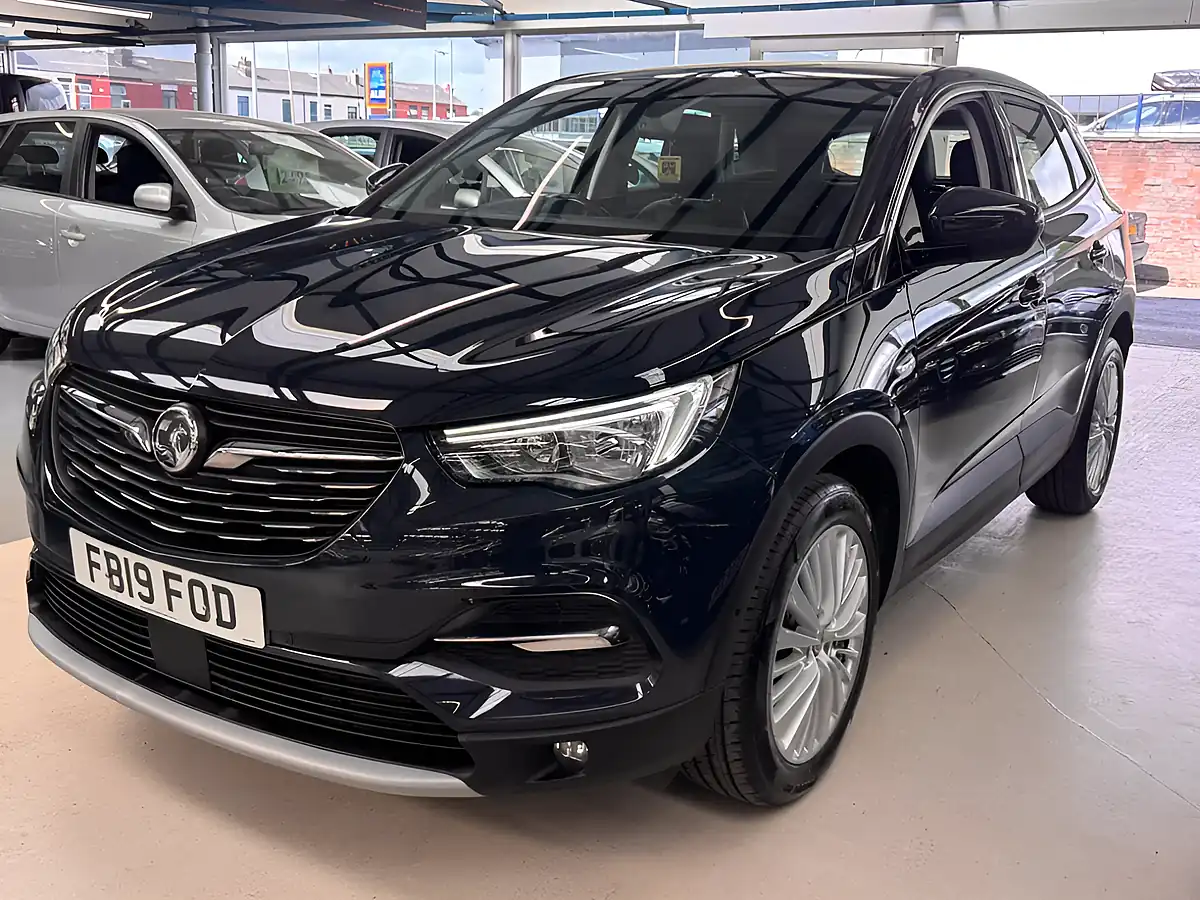 Used 2019 Vauxhall Grandland X Tech Line Nav Grey - Interior and Exterior details 9