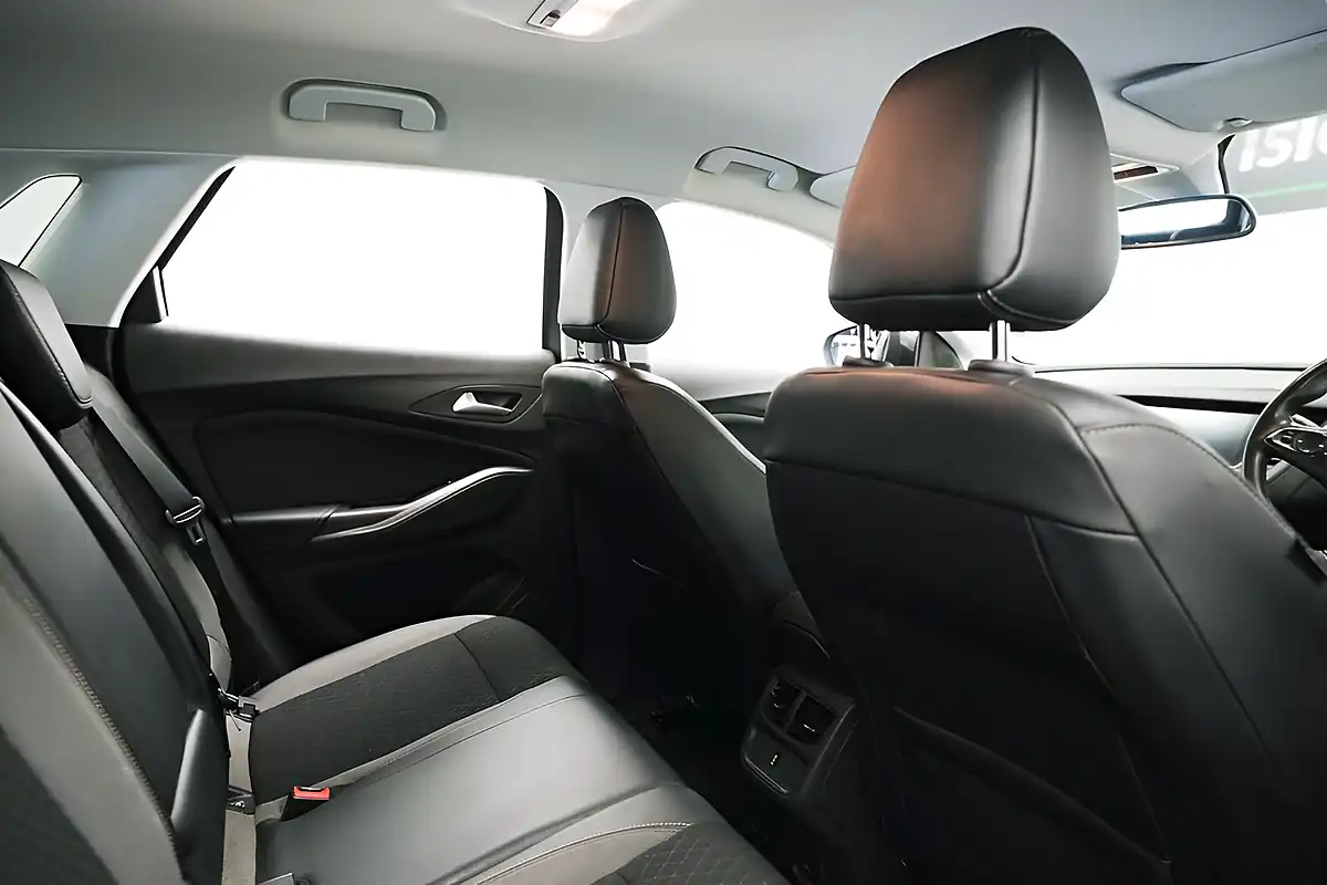 Used 2019 Vauxhall Grandland X Tech Line Nav Grey - Interior and Exterior details 14