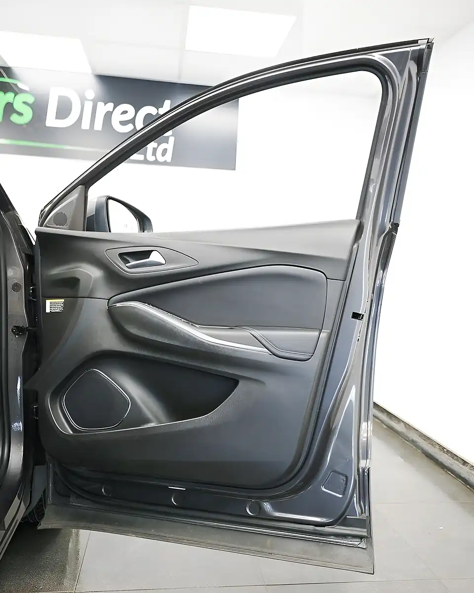 Used 2019 Vauxhall Grandland X Tech Line Nav Grey - Interior and Exterior details 16