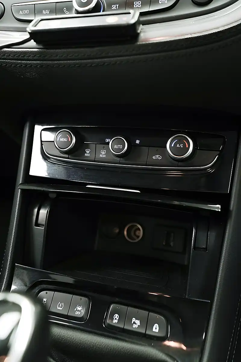 Used 2019 Vauxhall Grandland X Tech Line Nav Grey - Interior and Exterior details 18