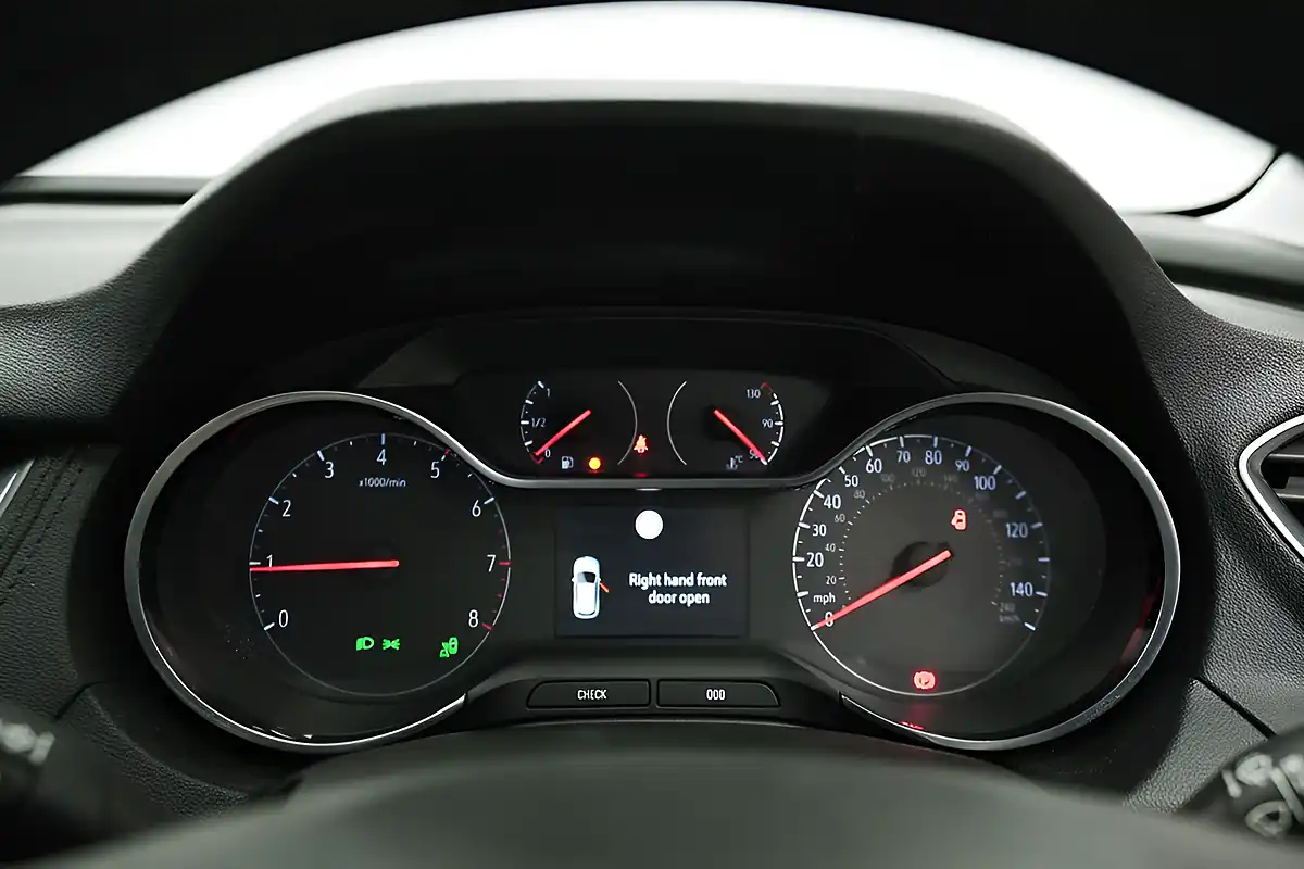 Used 2019 Vauxhall Grandland X Tech Line Nav Grey - Interior and Exterior details 6