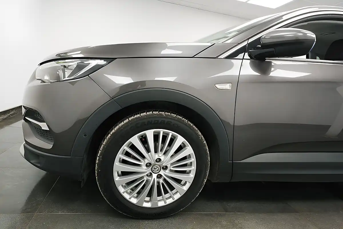 Used 2019 Vauxhall Grandland X Tech Line Nav Grey - Interior and Exterior details 7