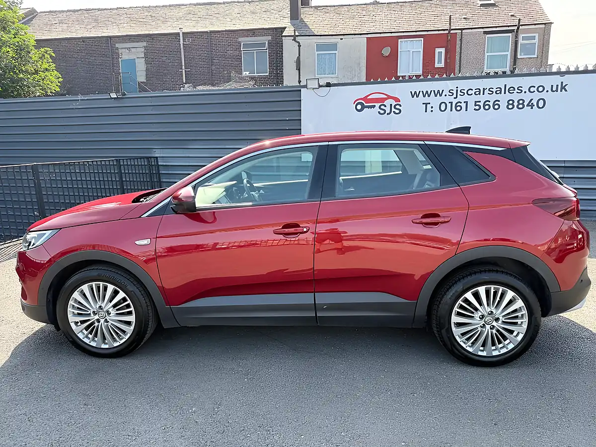 Used 2019 Vauxhall Grandland X Tech Line Nav Red - Interior and Exterior details 8