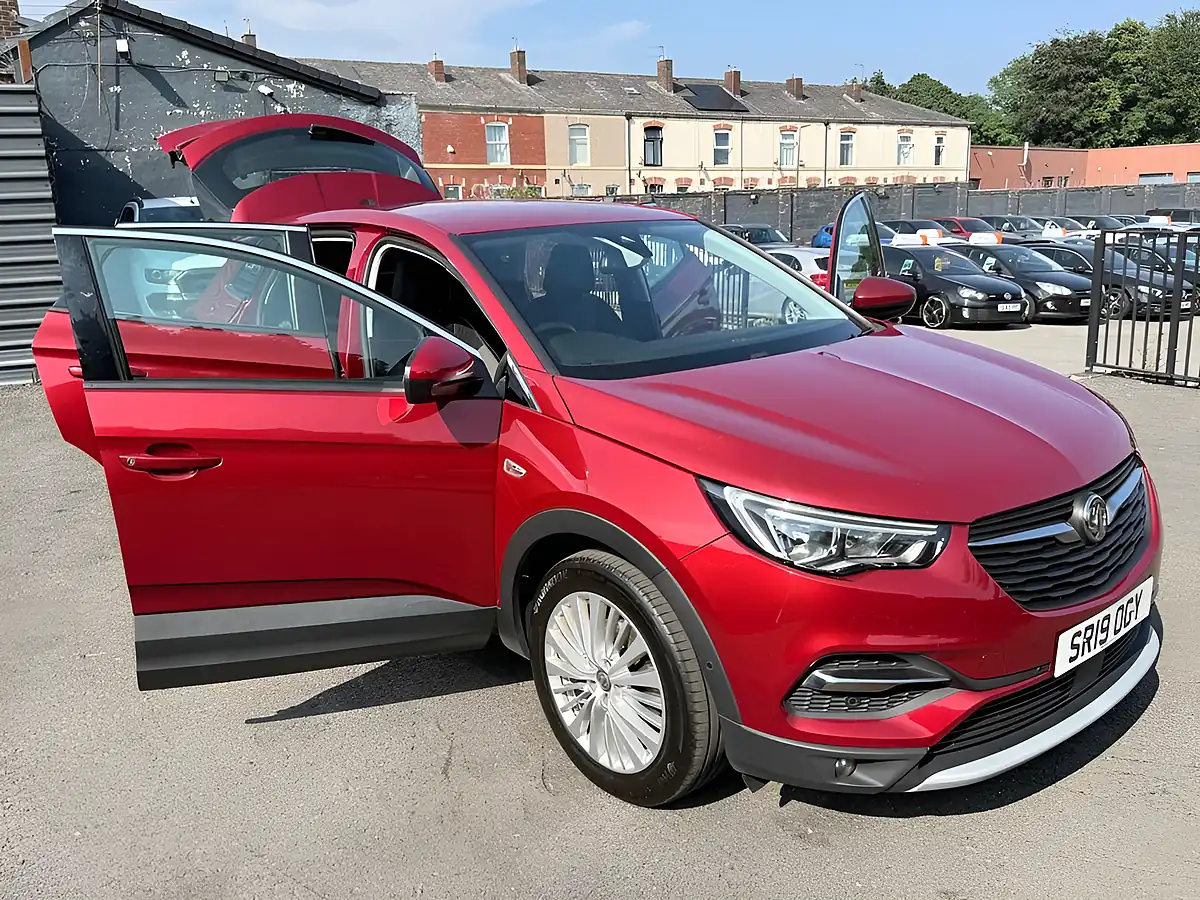 Used 2019 Vauxhall Grandland X Tech Line Nav Red - Interior and Exterior details 9