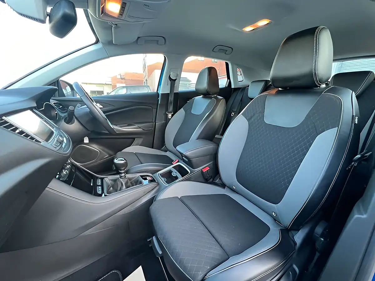 Used 2019 Vauxhall Grandland X Tech Line Nav Topaz Blue - Interior and Exterior details 14