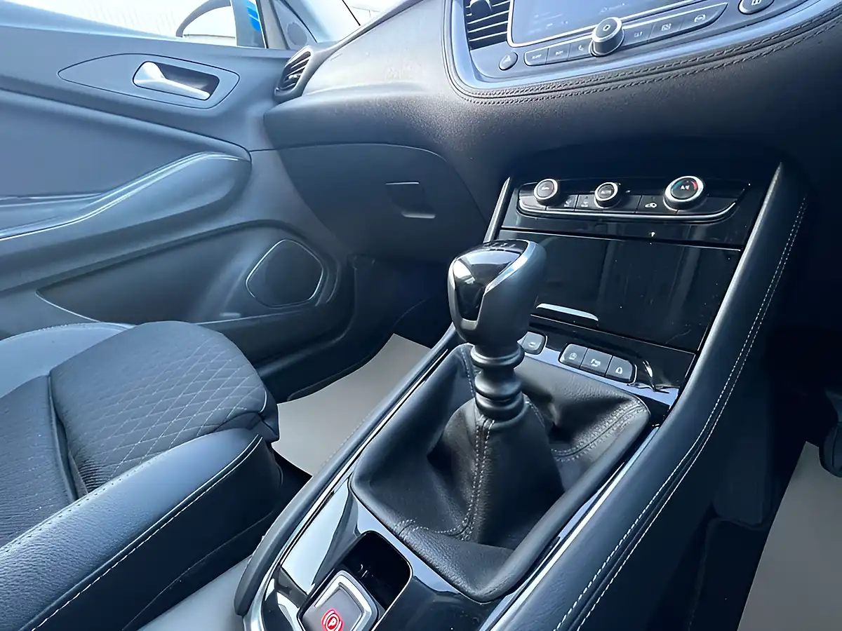 Used 2019 Vauxhall Grandland X Tech Line Nav Topaz Blue - Interior and Exterior details 20