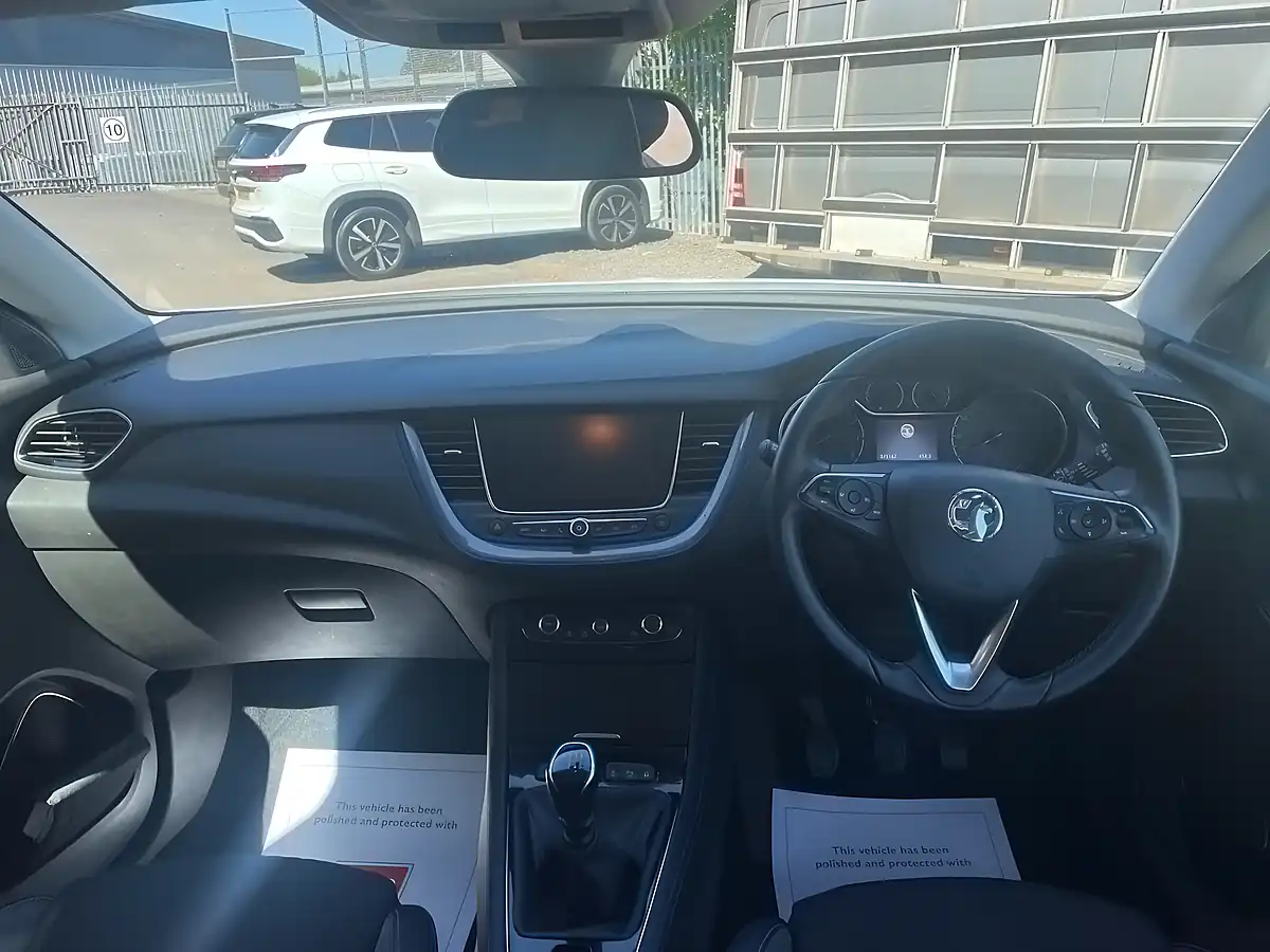 Used 2019 Vauxhall Grandland X Tech Line Nav White - Interior and Exterior details 13