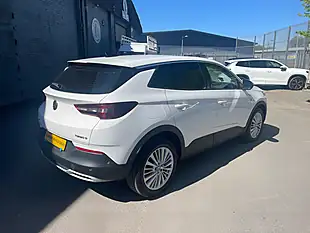 Used 2019 Vauxhall Grandland X Tech Line Nav White - Interior and Exterior details 5