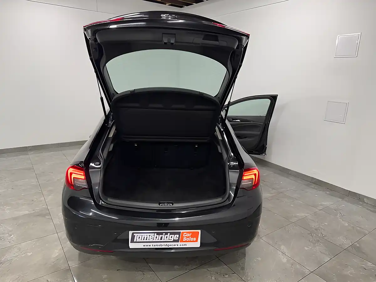 Used 2019 Vauxhall Insignia Sri Nav Grand Sport Black - Interior and Exterior details 14