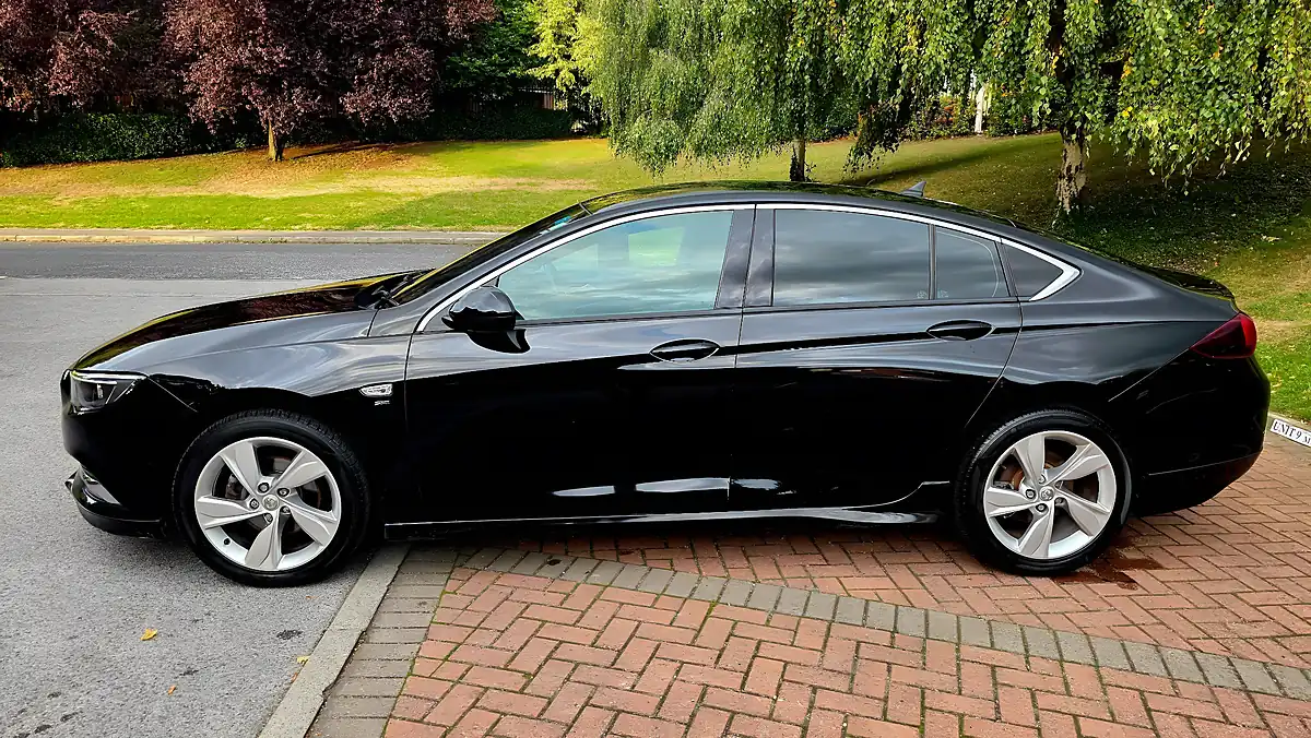 Used 2019 Vauxhall Insignia Sri Vx Line Nav Black - Interior and Exterior details 10