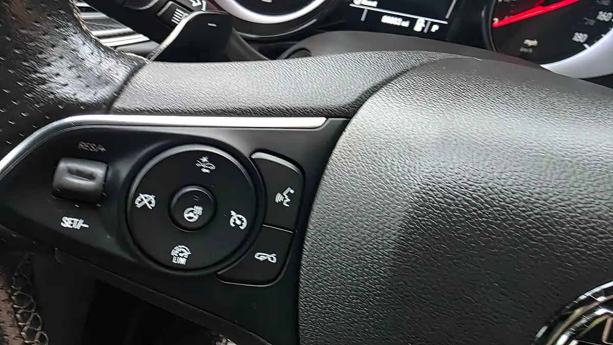 Used 2019 Vauxhall Insignia Sri Vx Line Nav Black - Interior and Exterior details 13