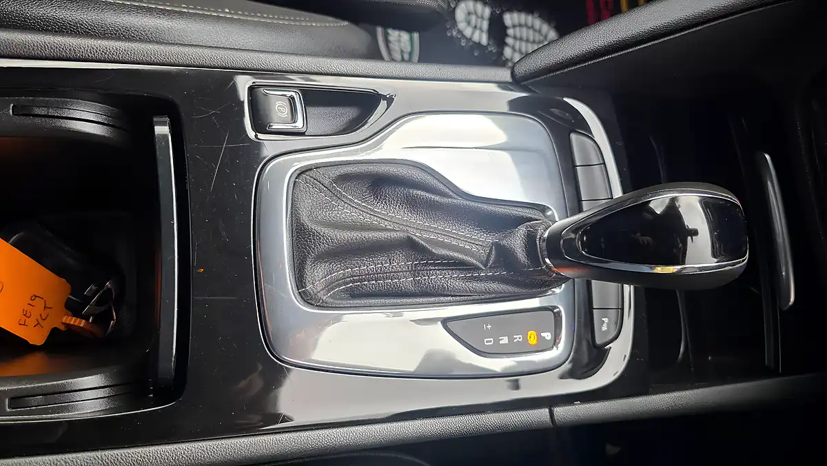 Used 2019 Vauxhall Insignia Sri Vx Line Nav Black - Interior and Exterior details 15