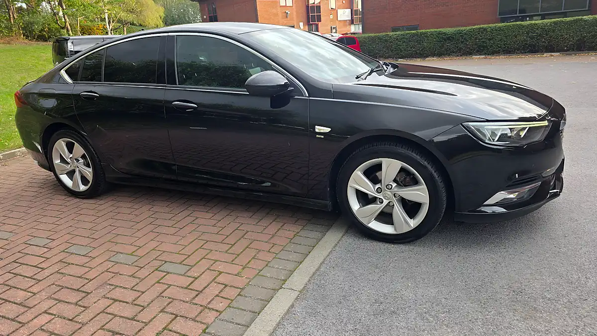 Used 2019 Vauxhall Insignia Sri Vx Line Nav Black - Interior and Exterior details 5