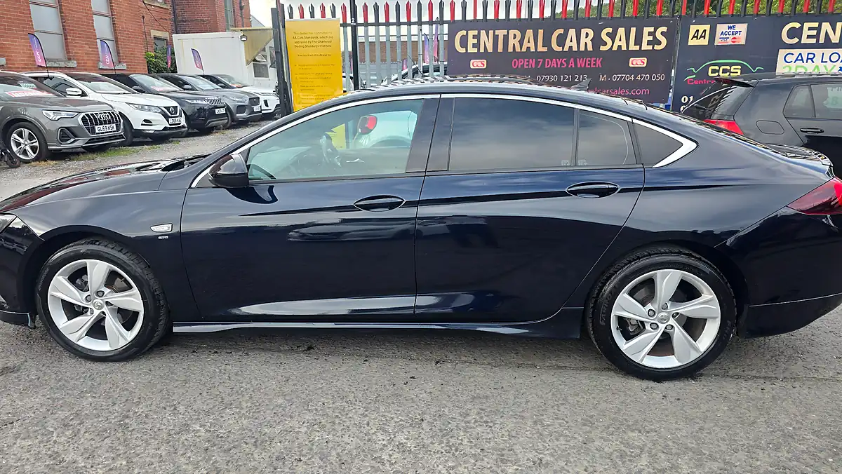 Used 2019 Vauxhall Insignia Sri Vx Line Nav Blue - Interior and Exterior details 11